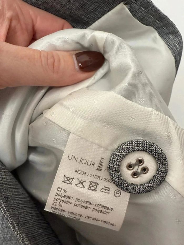 Veste Blazer Un jour Ailleurs femme grise comme neuve taille 42 - photo numéro 4
