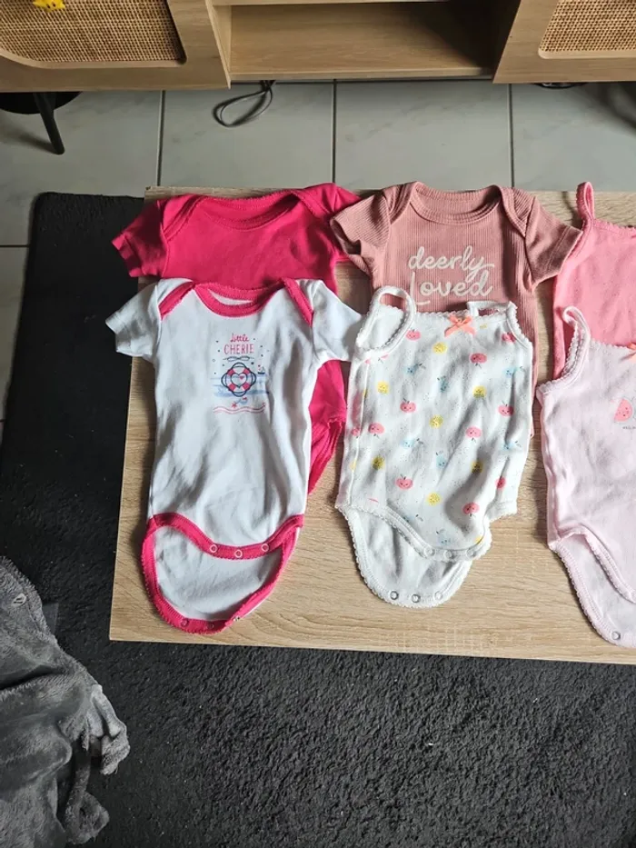 Lots de 9 bodies mc 3 mois