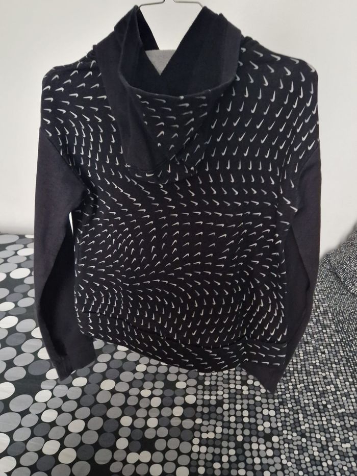 Sweat à capuche Nike noir à motifs – Taille L (146–156 cm) - photo numéro 6