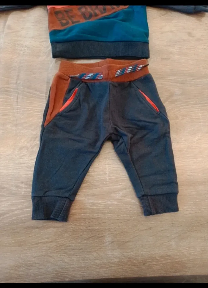 Ensemble garçon 1 mois tbe - photo numéro 2