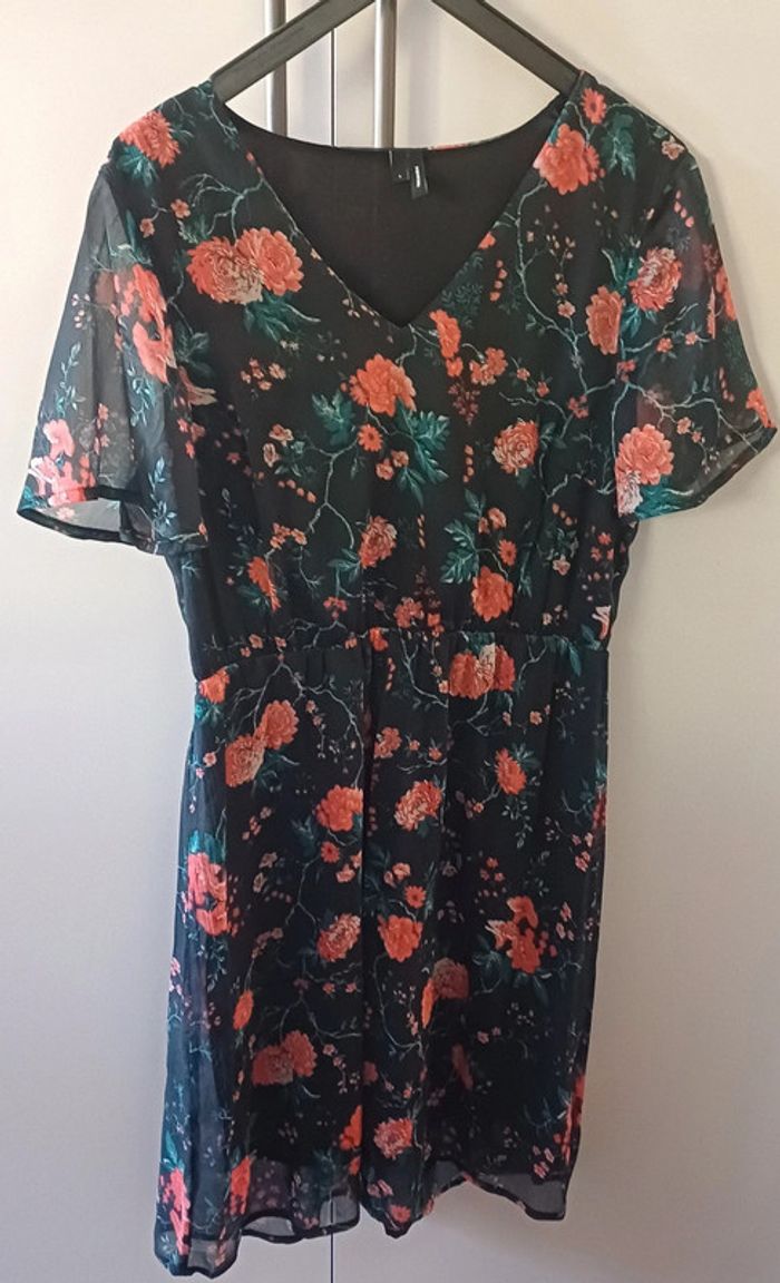 Robe fleurie Vero Moda – Taille S