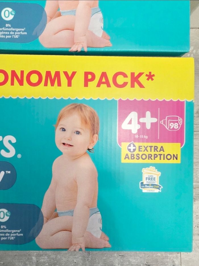 🍼 Pampers Baby-Dry T4+ Lot de 2 × 98 couches (10–15 kg) - photo numéro 2