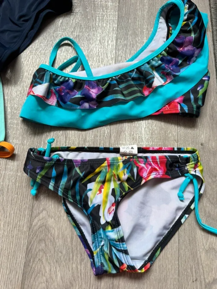 5 maillots de bain 8 ans - photo numéro 3