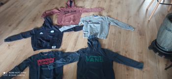 Lot de 5 sweats de marque 12 ans