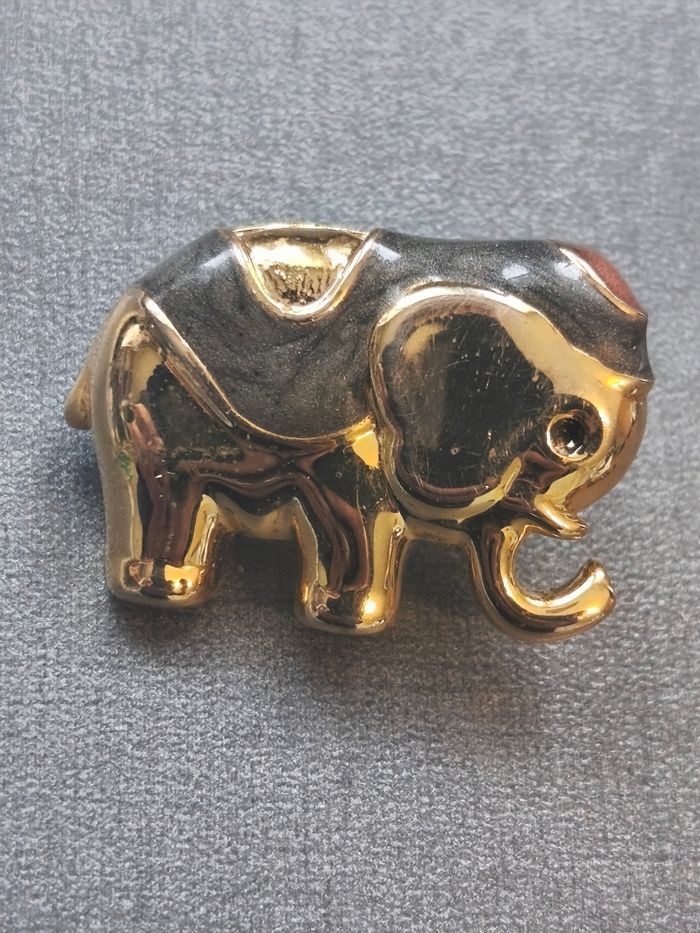 Broche éléphant
