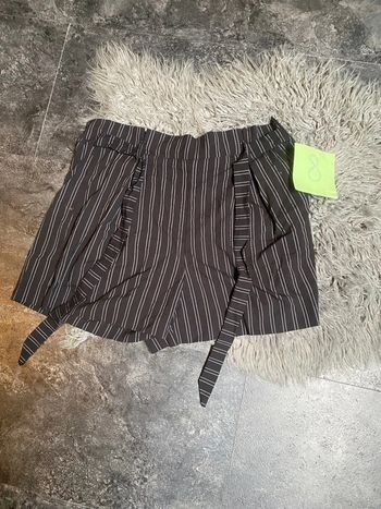 Stradivarius short
