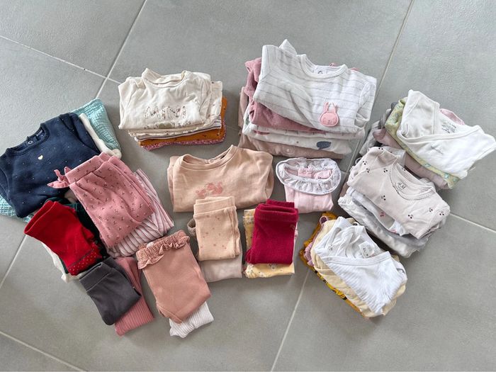 Lot bébé fille 45 vêtements