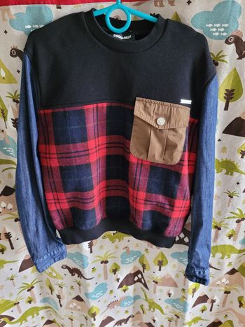 pull desquared2 petit 10ans convient à un 8/9ans (20e)