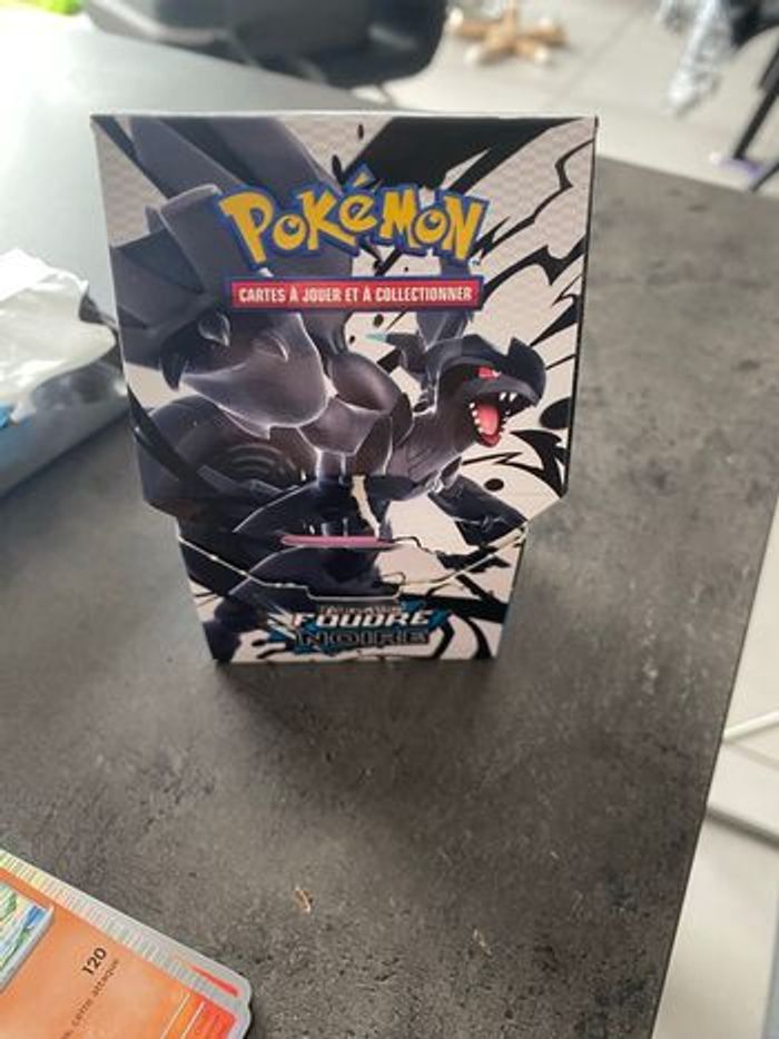 Lot de 100 cartes Pokémon EV10.5 Flamme Blanche Foudre Noire - photo numéro 4