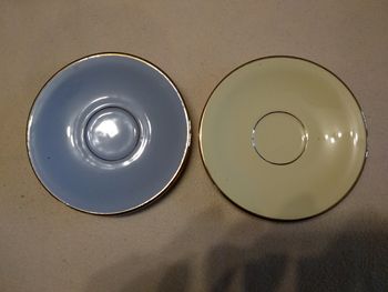 2 sous tasses colorées 