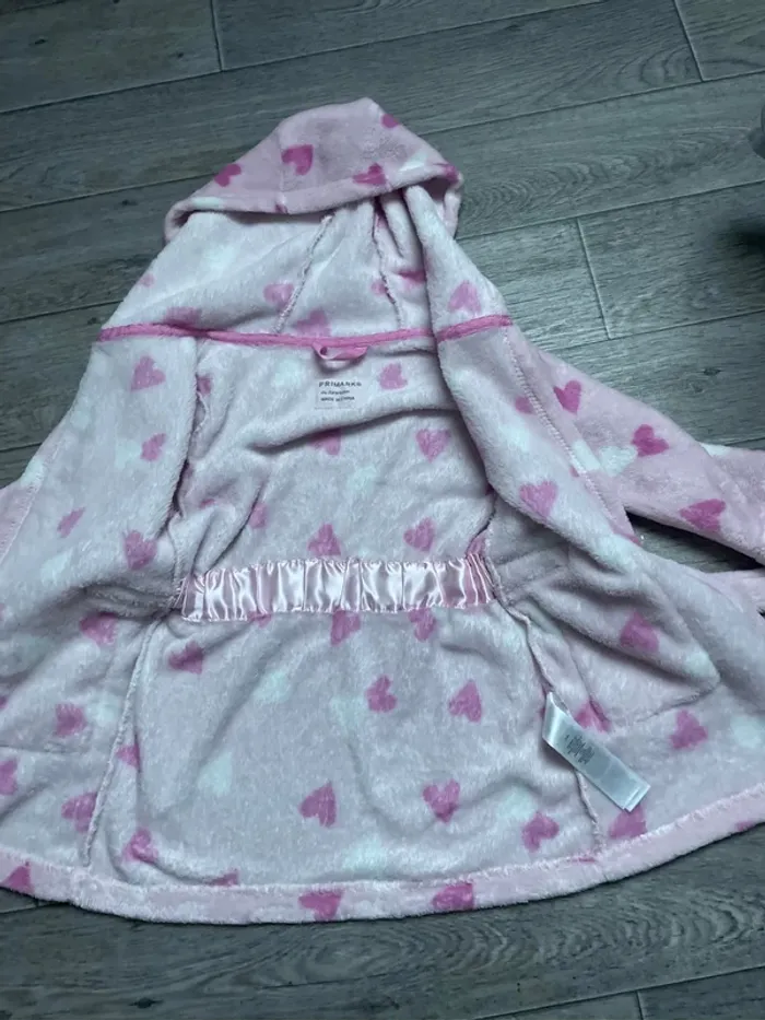 Peignoir rose, cœurs Primark 2ans - photo numéro 6