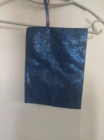 Pochette bleue paillettes