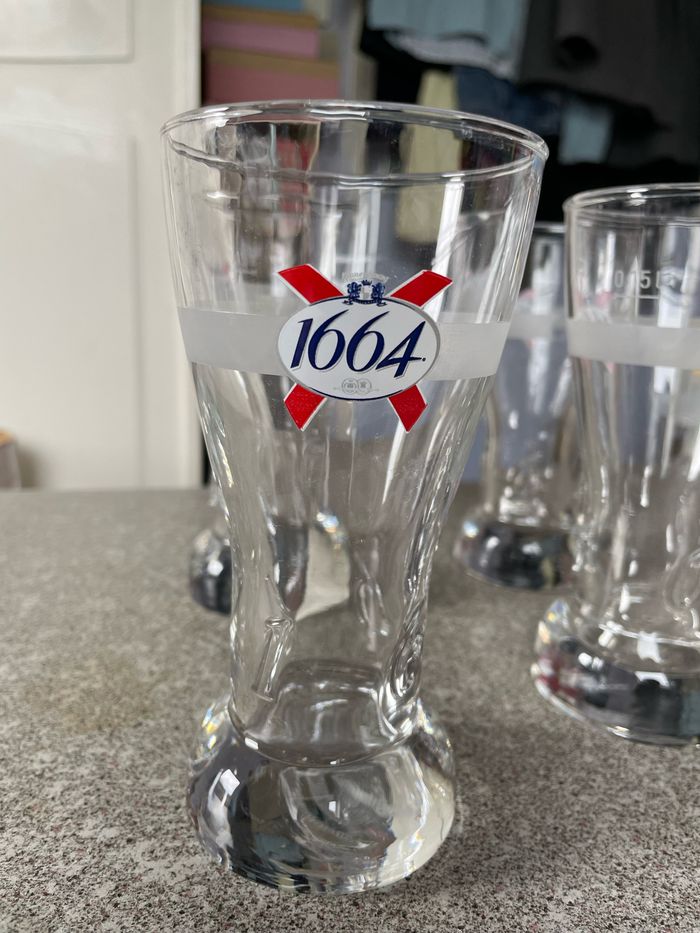 Lot de 4 verres 1664 Neufs