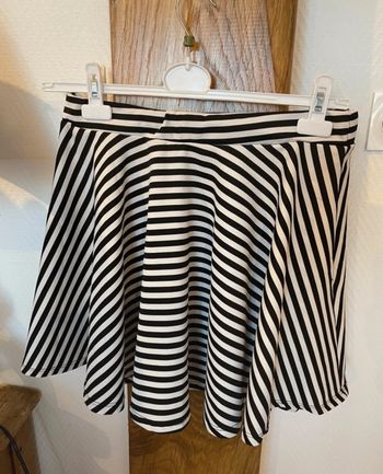 Jupe patineuse neuve taille 40 cache cache