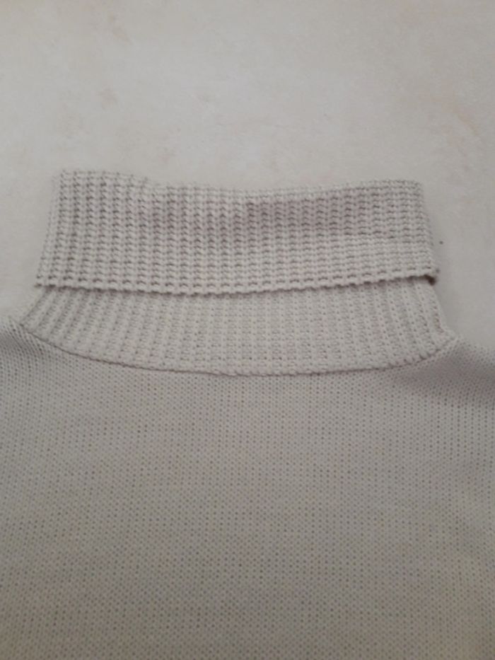 Pull col roulé T 38 - photo numéro 8