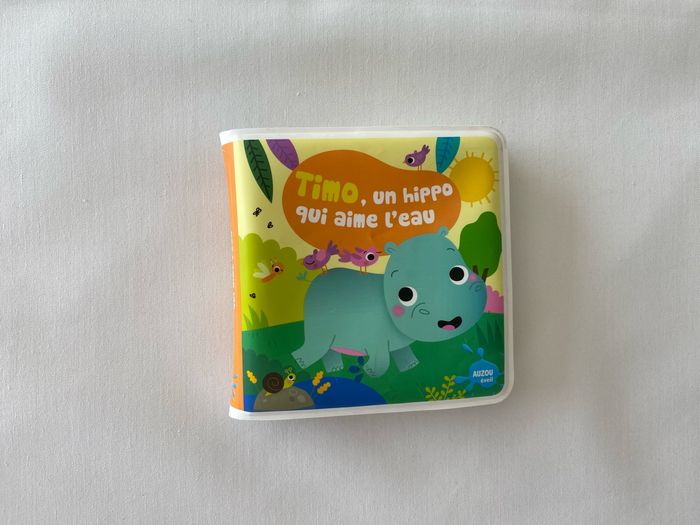 Livre pour le bain Timo, un hippo qui aime l’eau Auzou