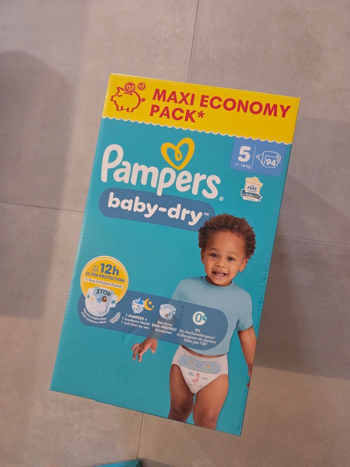 Couches pampers taille 5