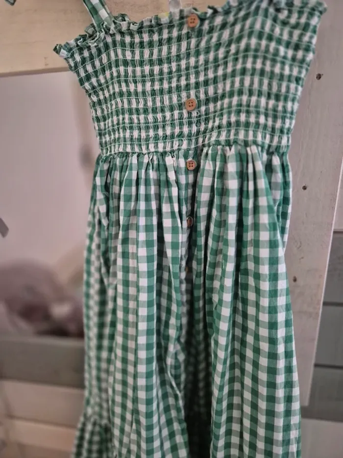 Jolie robe à fines bretelles - photo numéro 2
