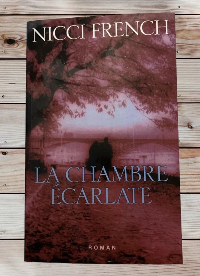 Livre la chambre écarlate