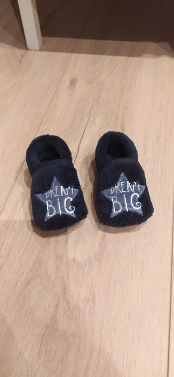 Chaussons étoiles 3-6 mois