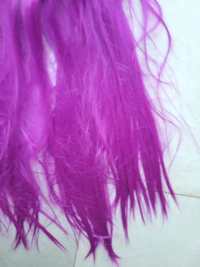 Perruque violet cheveux long et frange taille adulte - photo numéro 5