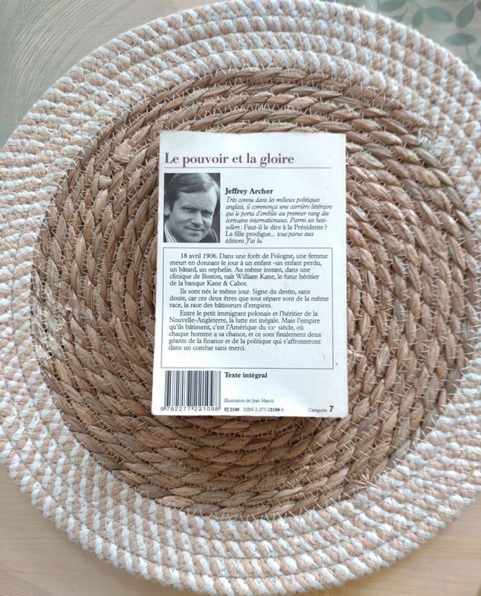 Le pouvoir et la gloire Jeffrey Archer - photo numéro 2