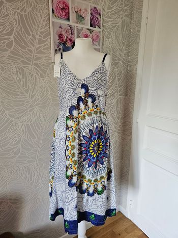 Robe neuf avec étiquette