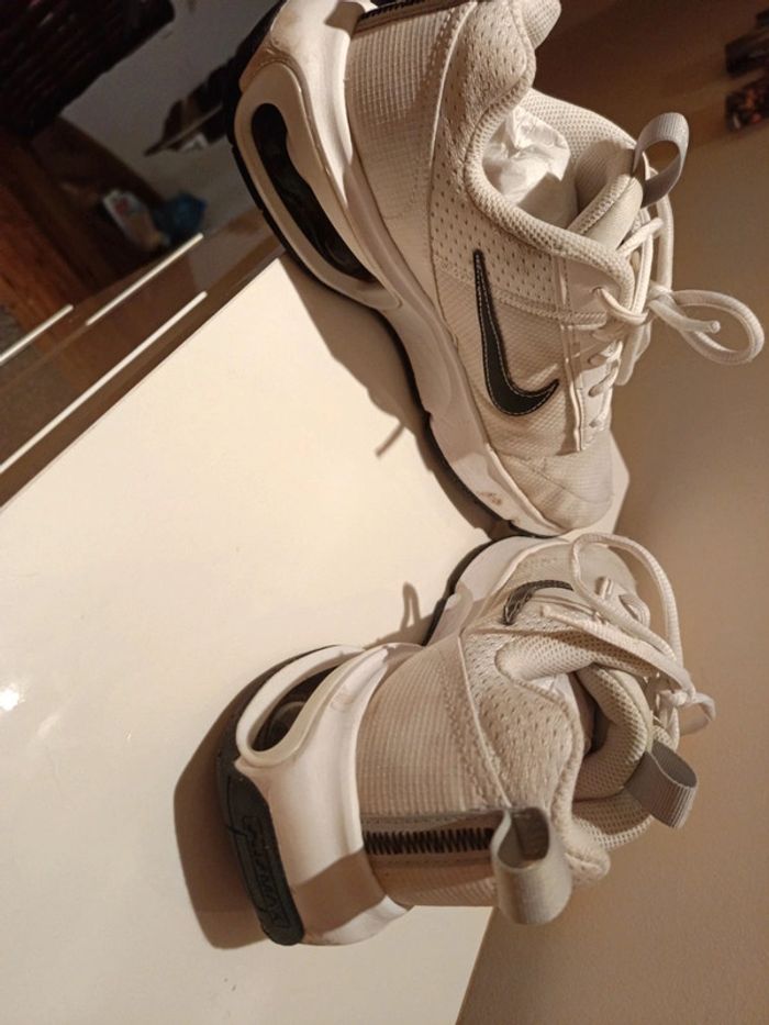 Magnifique paires de Nike air max taille 38,5 - photo numéro 10