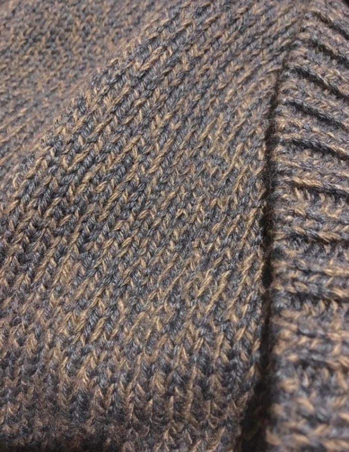 Pull Maé Mahé neuf taille 3 - photo numéro 3