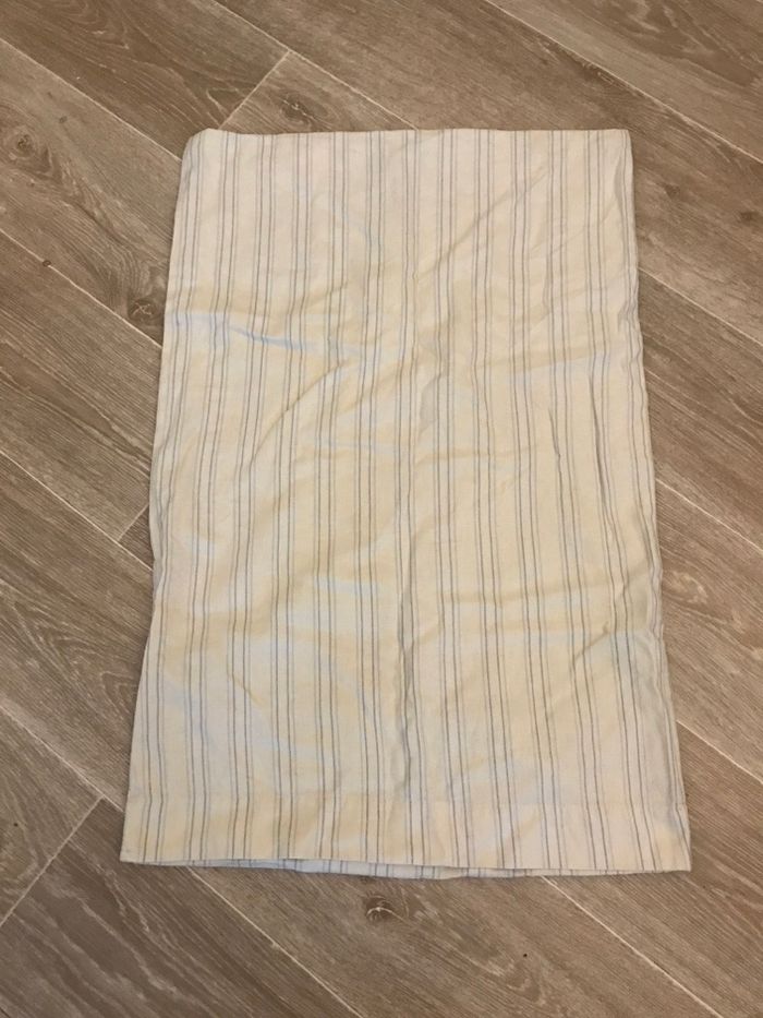 Trait oreiller - photo numéro 3