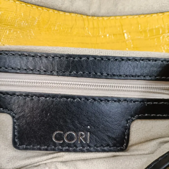 Sac à main jaune - Cori - Cuir léger vintage serpent chaine LE S050 - photo numéro 5