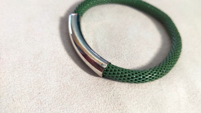 Lot de 2 bracelets rigides verts & argentés – Collection Émeraude Urbaine - photo numéro 8