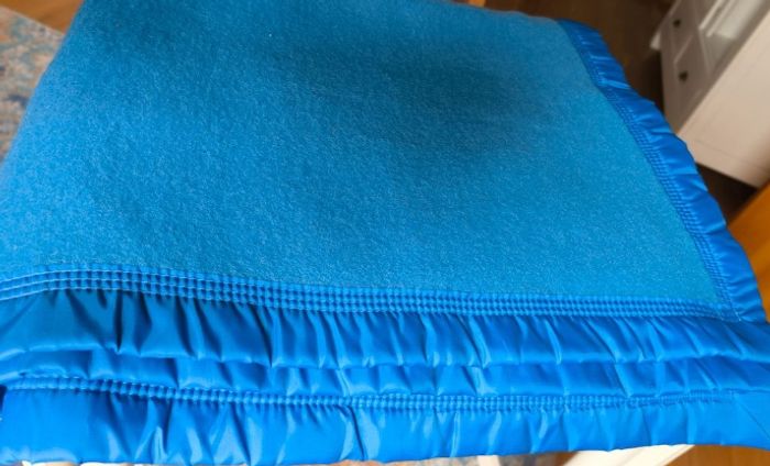 Couverture en laine vierge