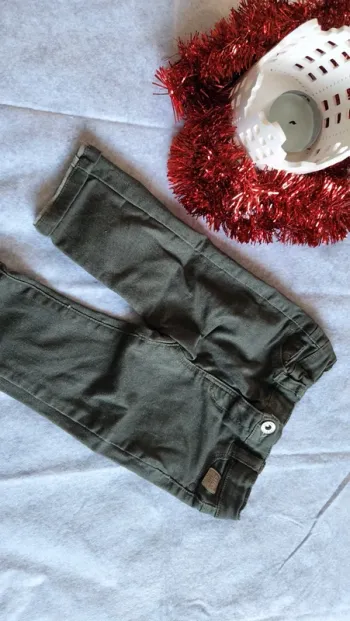 Pantalon vert Creeks taille 6m