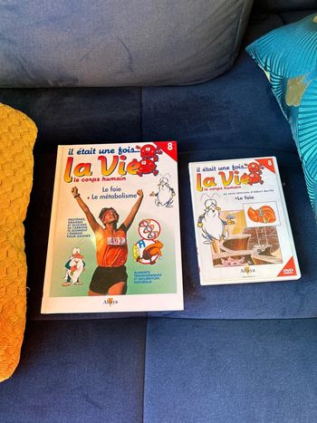 Livre et dvd numéro 8 collection la vie le corps humain