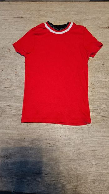 T shirt rouge à manches courtes, bord blanc et bleu, col rond, Gemo, 14 ans, nickel