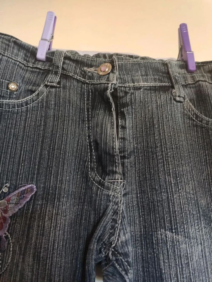 Jean brodé 8 ans - photo numéro 3