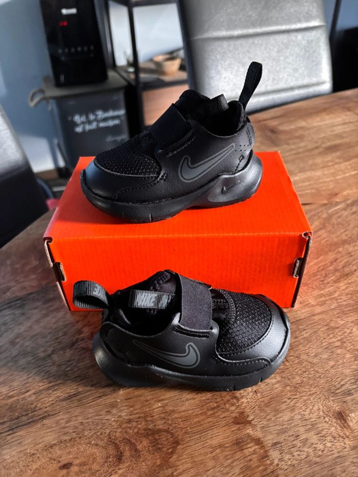 Baskets Nike P.19,5 Neuves unisex