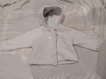 Gilet chaud tricot à capuche rose pâle Obaibi fille 12 mois