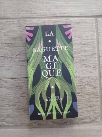 Roll-on en jade noir - Massage visage