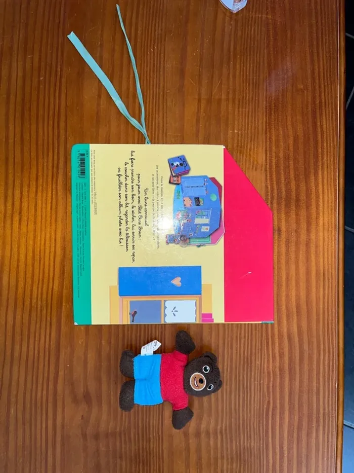 Livre carrousel + petite peluche 🧸 - photo numéro 19