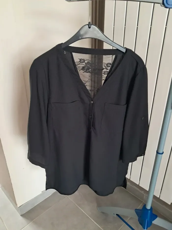 Blouse noire Only neuve dos dentelle