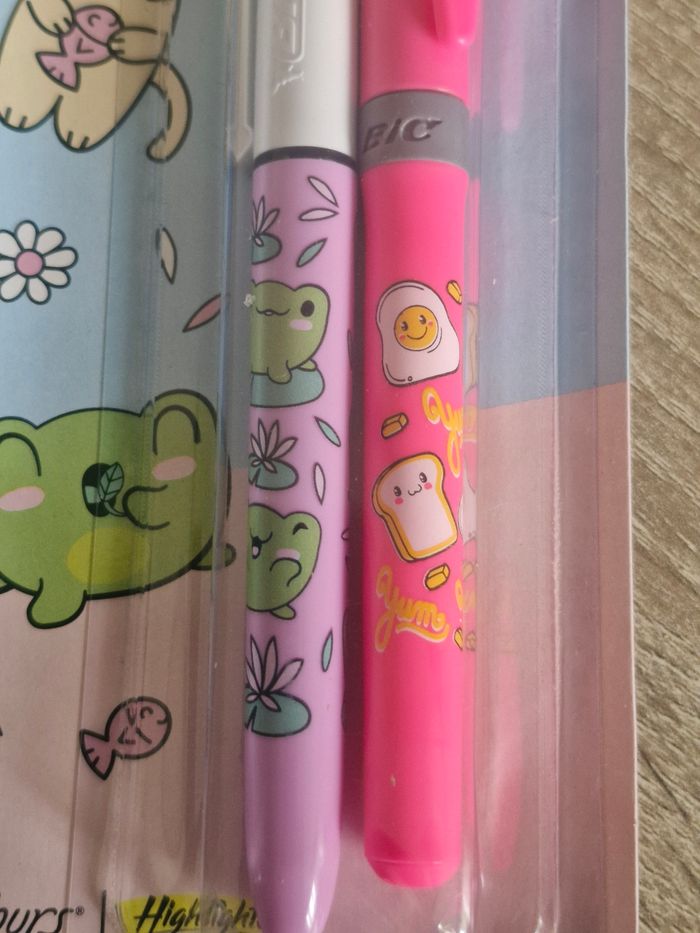 2 stylos 4 couleurs Bic et 2 surlig’eurs - photo numéro 4