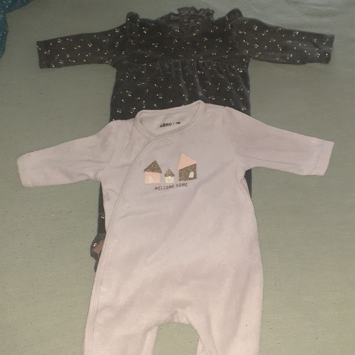 Lot 2 pyjamas