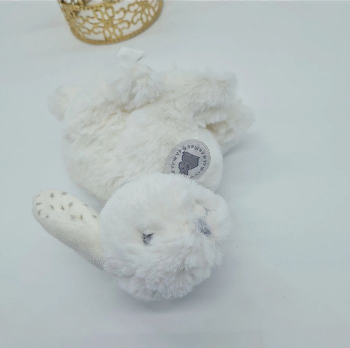 Peluche doudou lapin blanc gris étoiles médaille medaillon Tex Carrefour - photo numéro 4