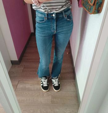 Jean Zara XS bleu marine taille haute.