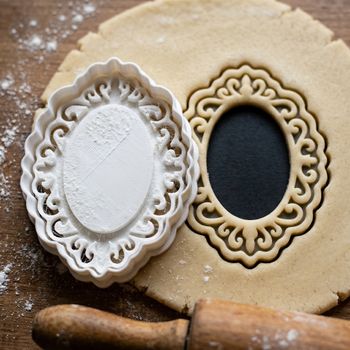 Emporte-pièce Cadre Baroque Ovale - Découpoir Biscuit et Pâte à Sucre