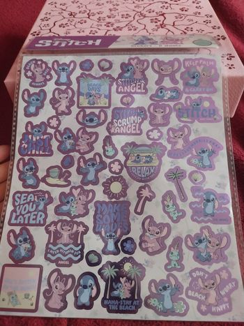 2 feuilles de stickets stitch et Angel