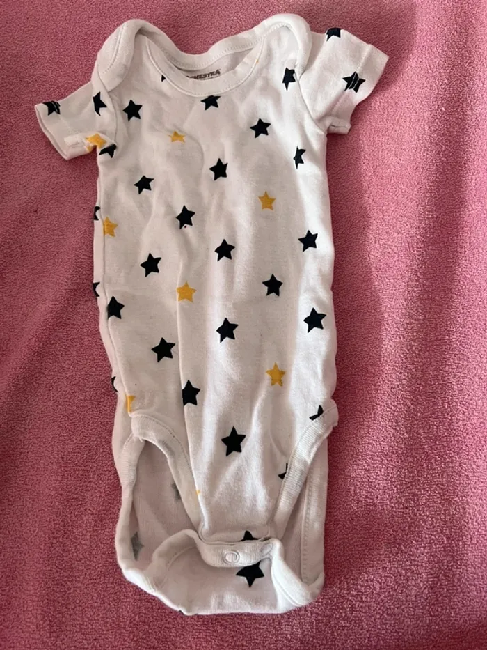 Lot de 16 bodys taille 6 mois - photo numéro 3