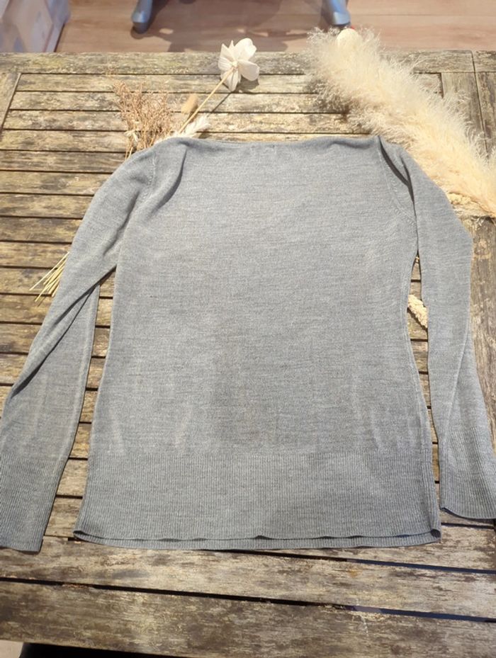 Pull gris col V - photo numéro 3